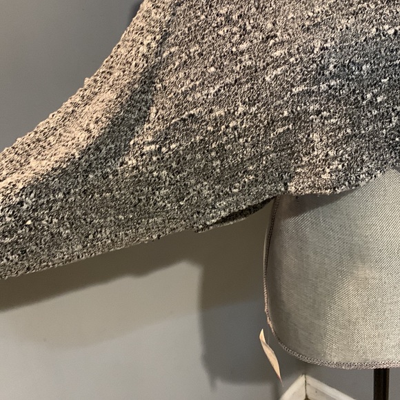 Sparkle and fade beautiful crop light knit sweater - Picture 2 of 3